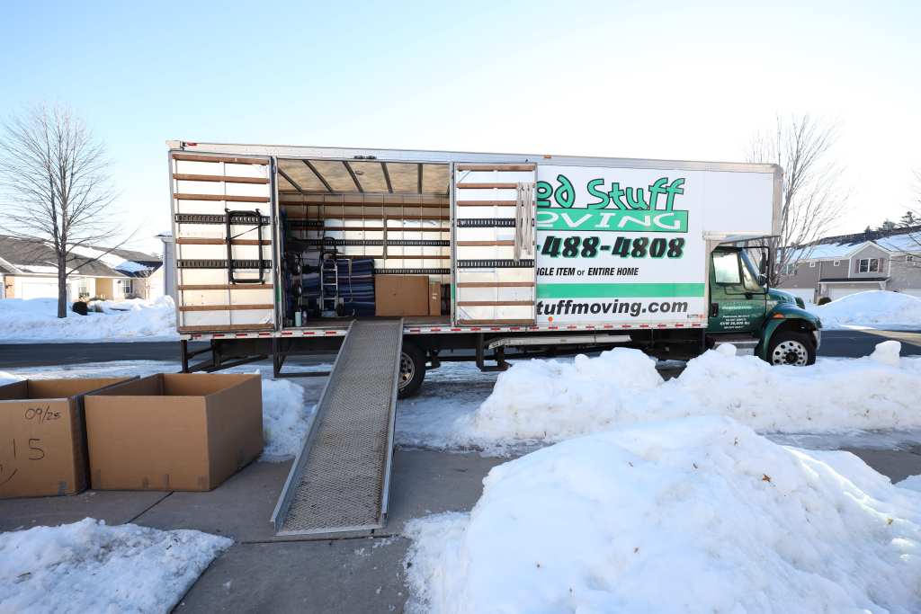 Moving Truck with ramp