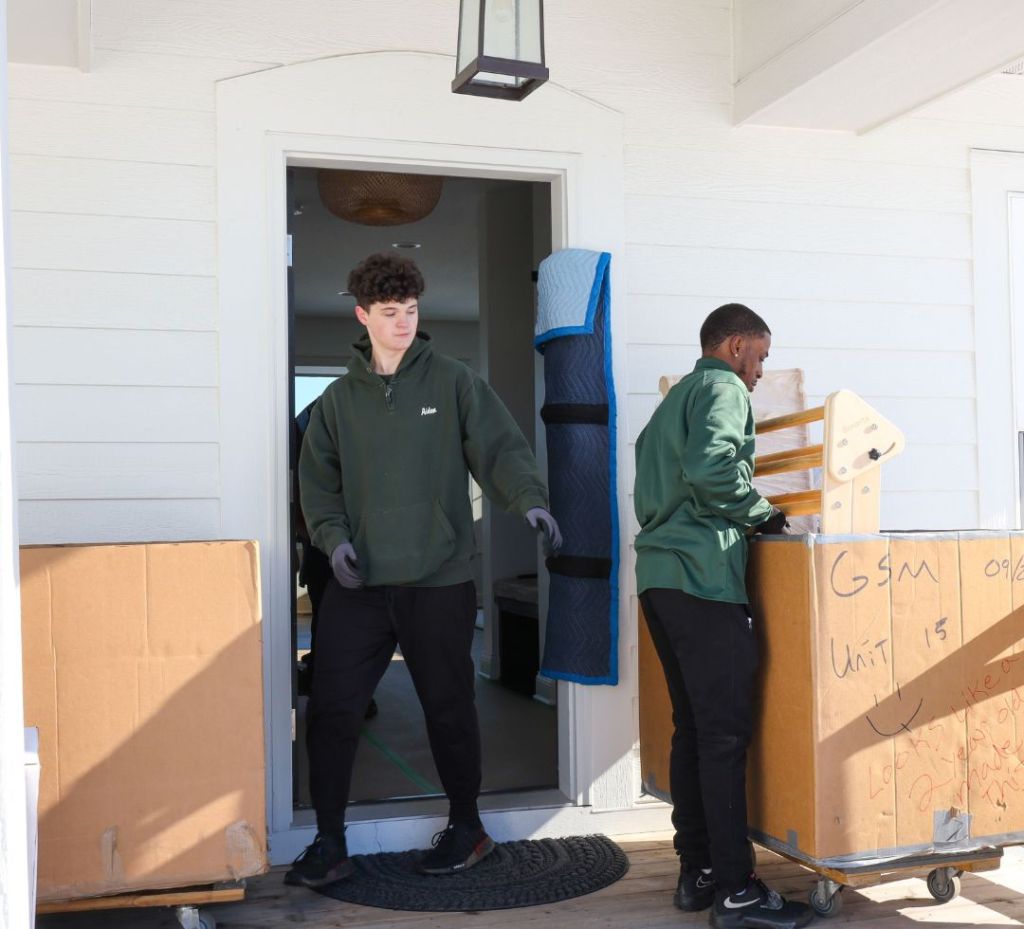 Professionally Trained Full Time Movers